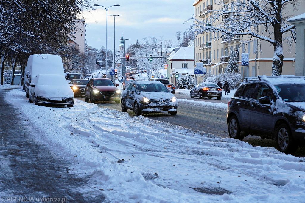 «Медленно ездишь в сложных условиях? Оставайся дома», то есть советы поляков, знатоков прыжков, футбола и езды по снегу.