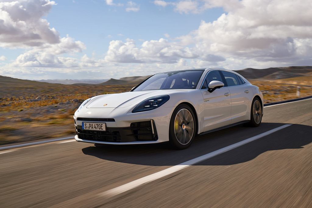 Porsche Panamera с увеличенным запасом хода в двух новых гибридных вариантах