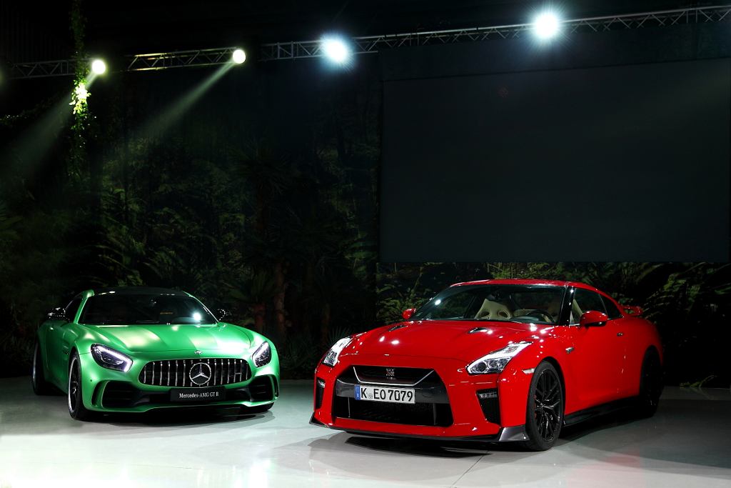 AMG GT R против. Ниссан ГТ-Р | Есть только один ГТР. Отныне есть два