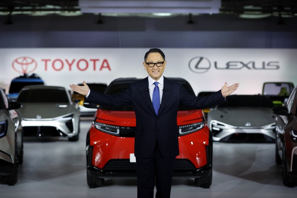 Генеральный директор Toyota намеренно уничтожил свою машину, чтобы инженерам было чем заняться