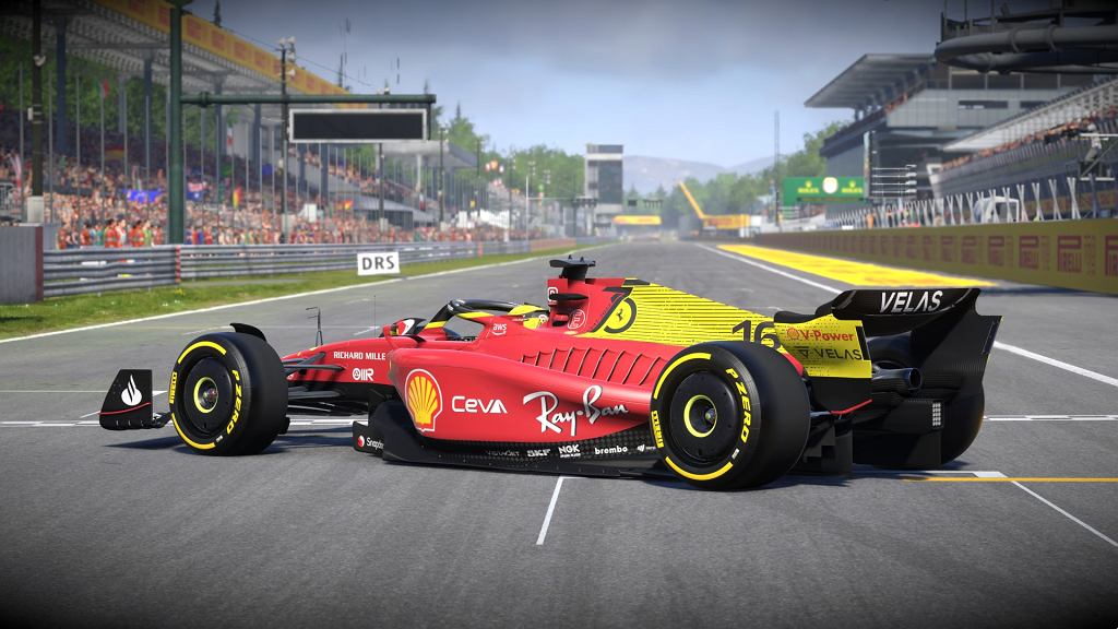 В игру F1 22 введены новые обновления. Новая трасса и цвета одной из команд