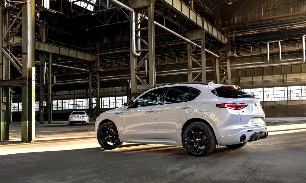 Новый Alfa Romeo Stelvio Veloce Ti не лжет своим названием – он будет очень быстрым