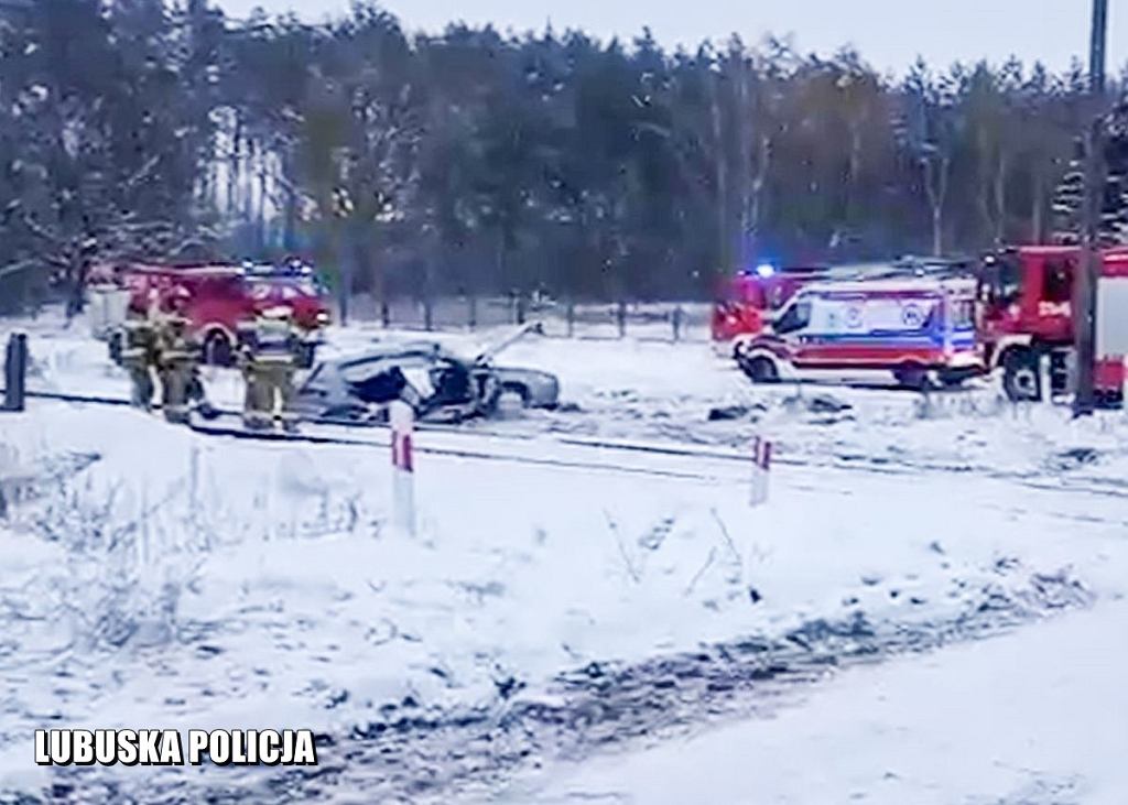 «Альфа Ромео» въехала прямо в автобус. Водителя увез вертолет