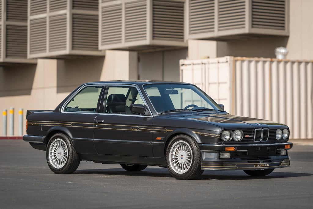 Всего было изготовлено 67 штук. Alpina B6 2.7 — настоящая единственная в своем роде модель, теперь доступная на eBay.