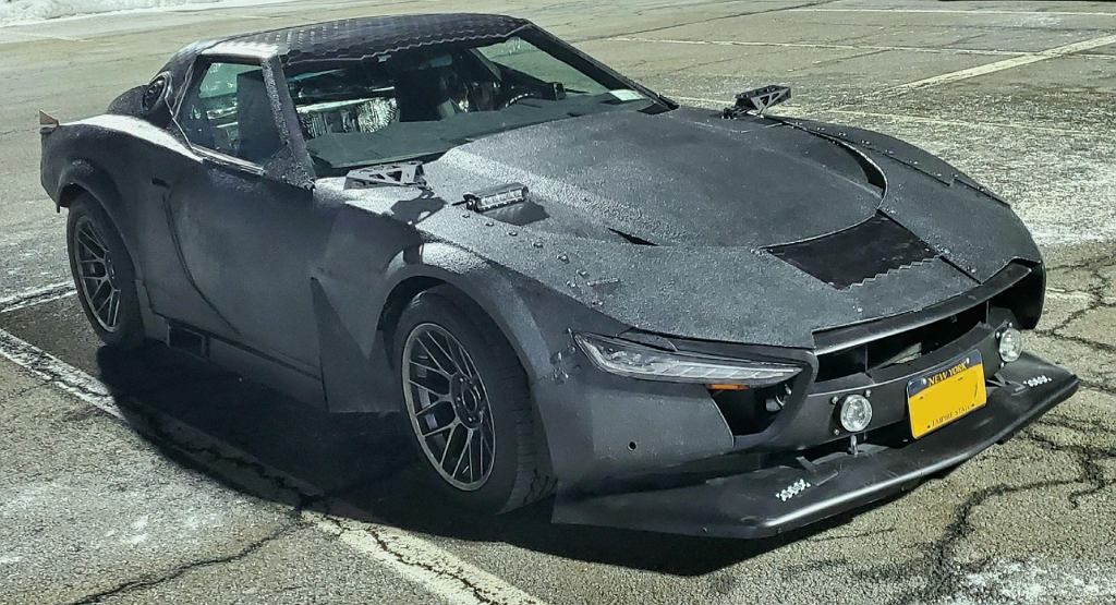 Игровая машина. Корвет с запчастями от других автомобилей