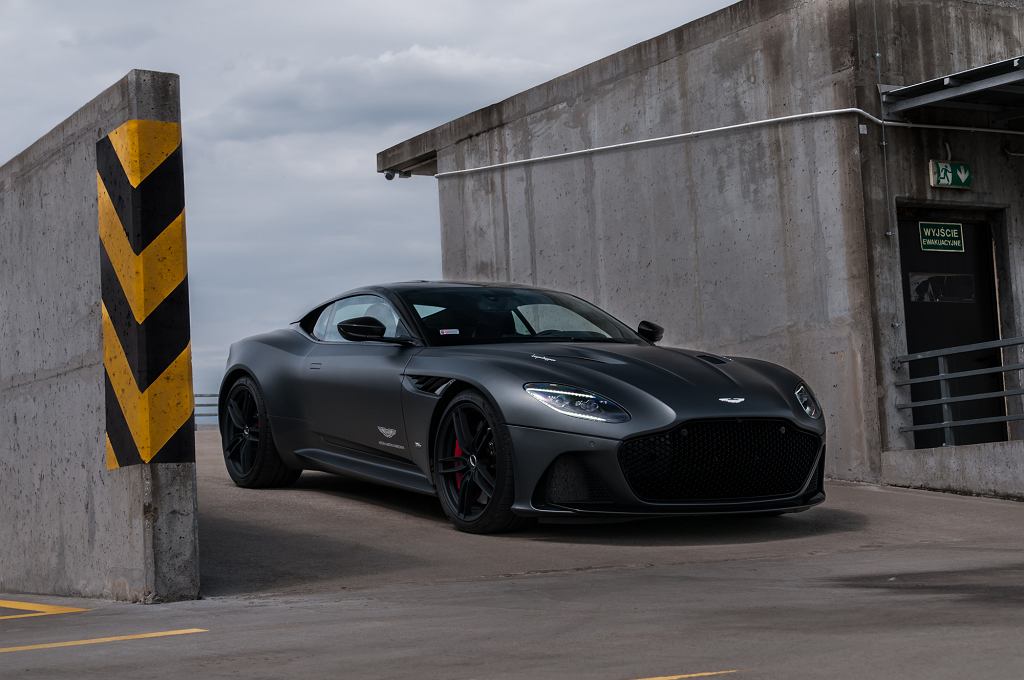 Aston Martin DBS Superleggera - мнения Moto.pl. «Варвар в костюме», Ричард Джуэлс