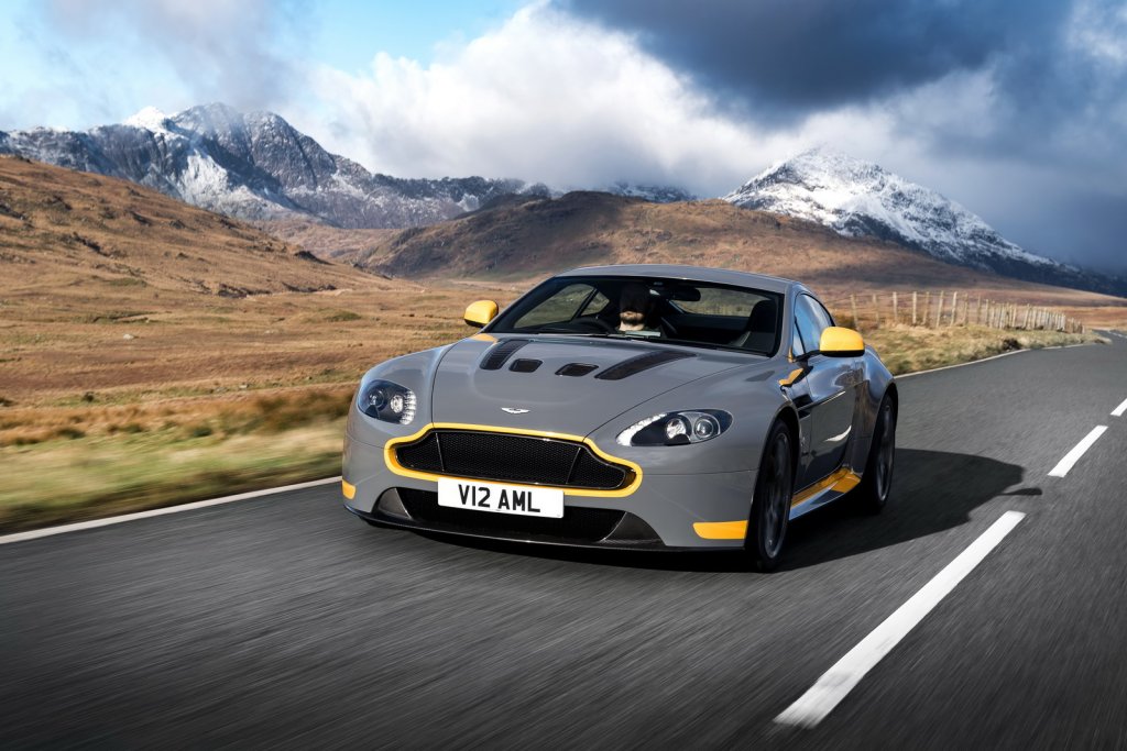 Aston Martin V12 Vantage S для автомобильных пуристов