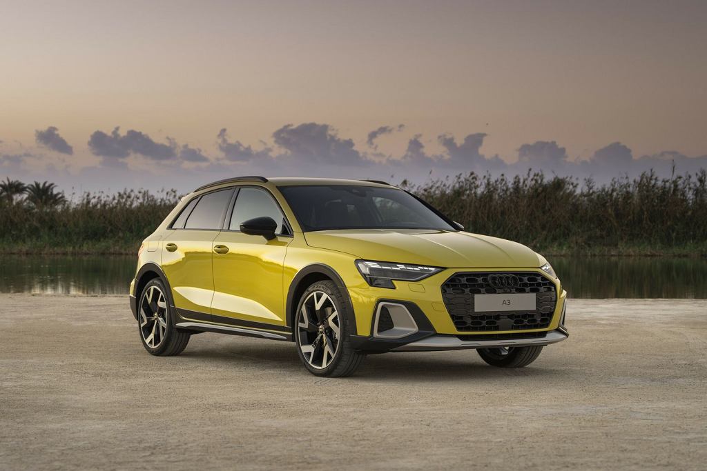 Audi A3 претерпел фейслифтинг и получил версию A3 allstreet с увеличенным дорожным просветом.