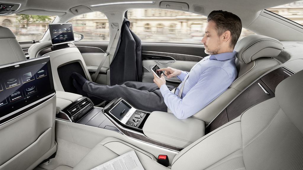 Мы знаем, сколько стоит новый Audi A8. Две V-шестерки для начала
