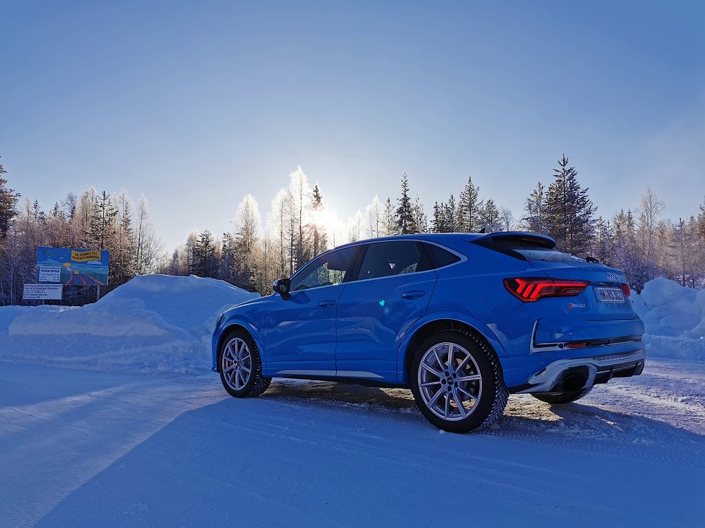 Я ехал на Audi RS Q3 по ледяной трассе и не разбился. И я прекрасно провел время