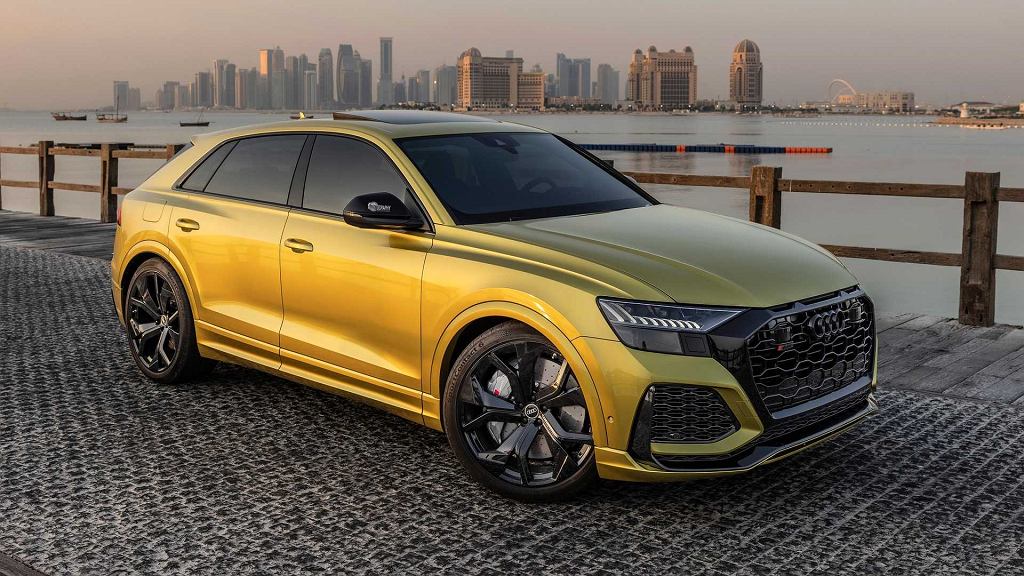 Владелец ждал год, чтобы забрать Audi RS Q8 «Qatar Edition». Он заказал необычный лак