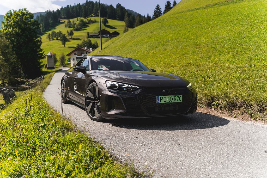 Из Мюнхена в Рим на электрическом Audi. Прекрасная Тоскана, а как насчет зарядных устройств?