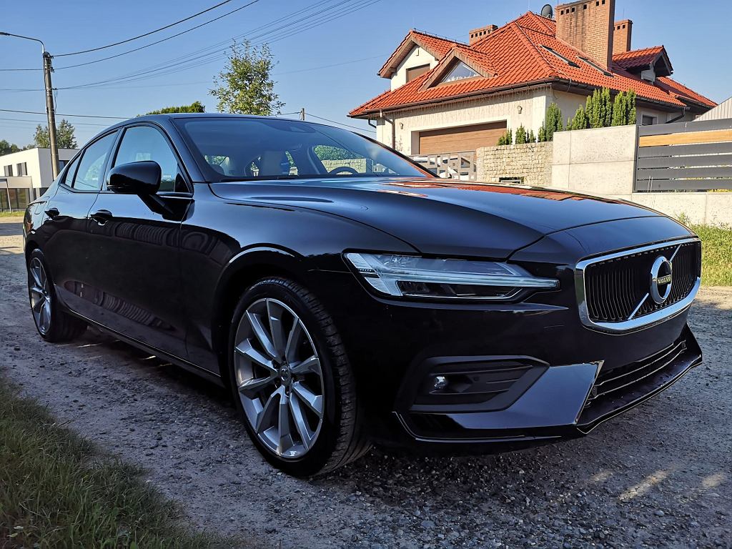 Покупка подержанного автомобиля из-за границы – возможность, но и риск. Избегайте проблем с прозрачной поддержкой AutoBidMaster