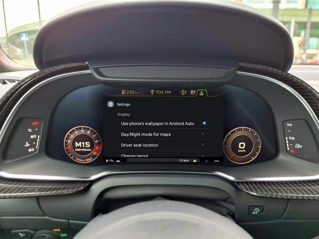 Google подарил водителям новогодний подарок. Как включить фоновую синхронизацию в Android Auto?