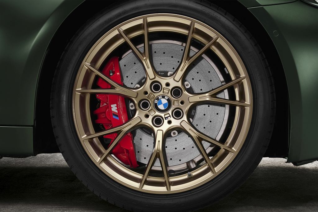 BMW показала один из самых спортивных седанов в мире. BMW M5 CS стоит 850 000 злотых. злотых [ВИДЕО]