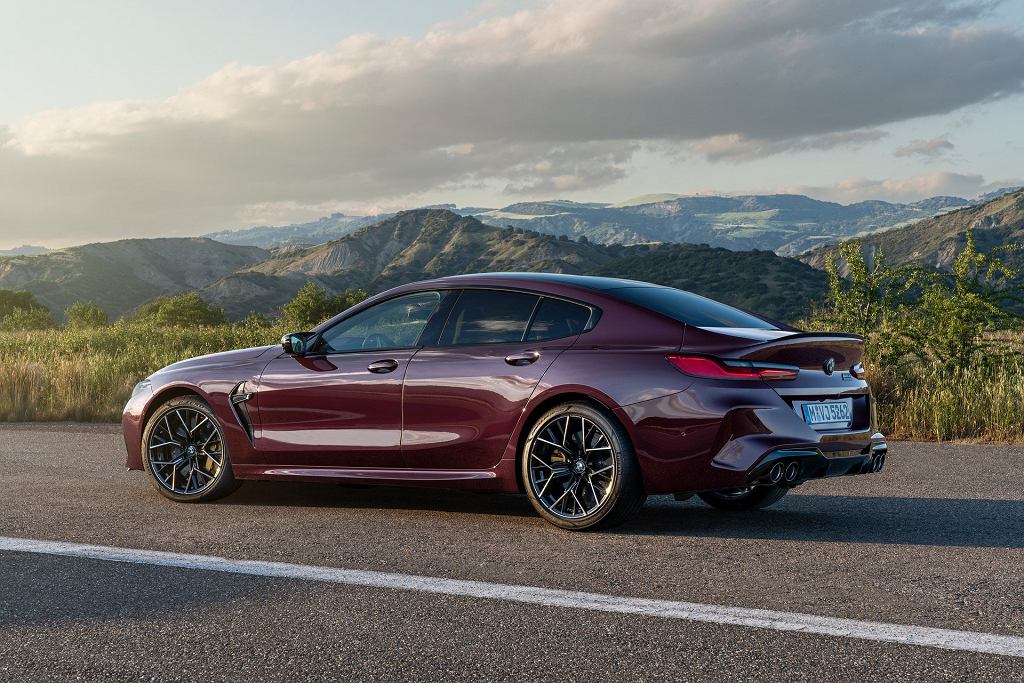 BMW M8 - мы знаем польские цены на все три версии. Они начинаются от 732 700 злотых.