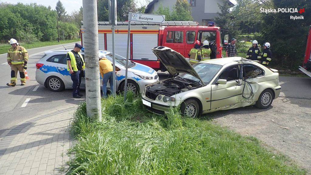 Вы платите за ошибки. Штраф в размере 2000 злотых за наезд BMW на фонарный столб