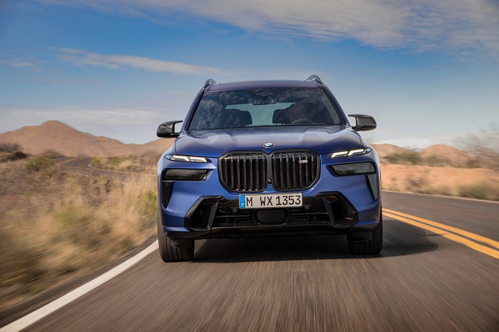 BMW X7 после рестайлинга. Немцы раскрыли внешний вид 7 серии?