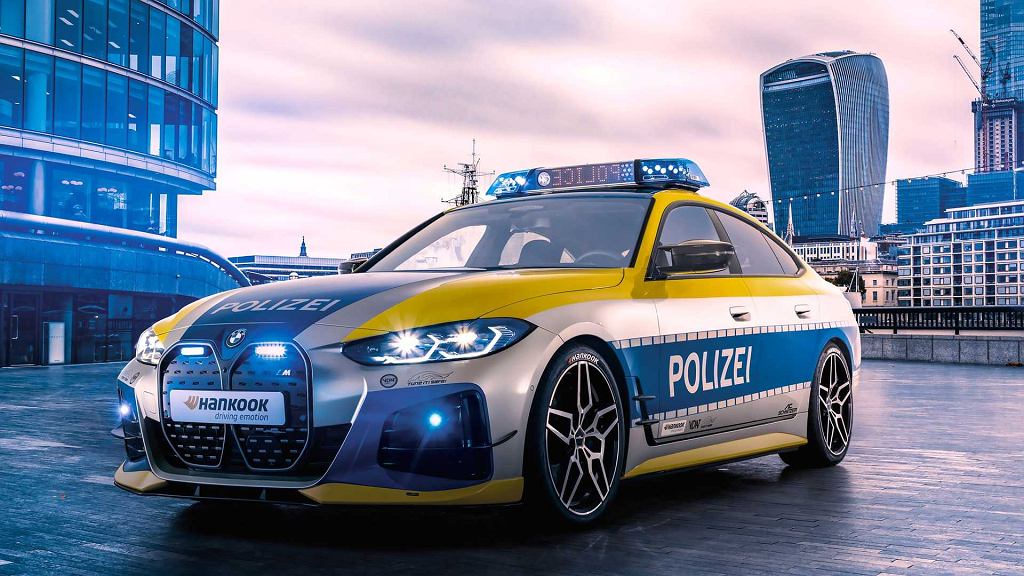 Электрический BMW как полицейская машина? Он был создан в рамках кампании по обеспечению безопасности.