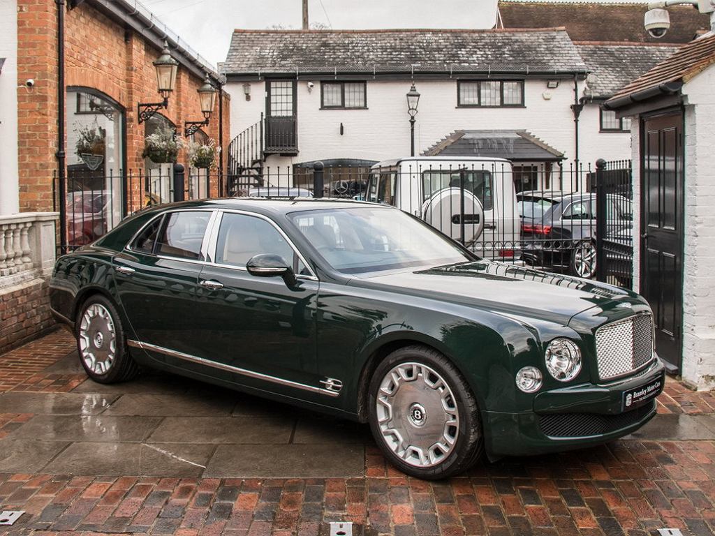 Bentley королевы Елизаветы выставлен на продажу. Хранился «под одеялом» — ему всего 4000 лет. км пробег