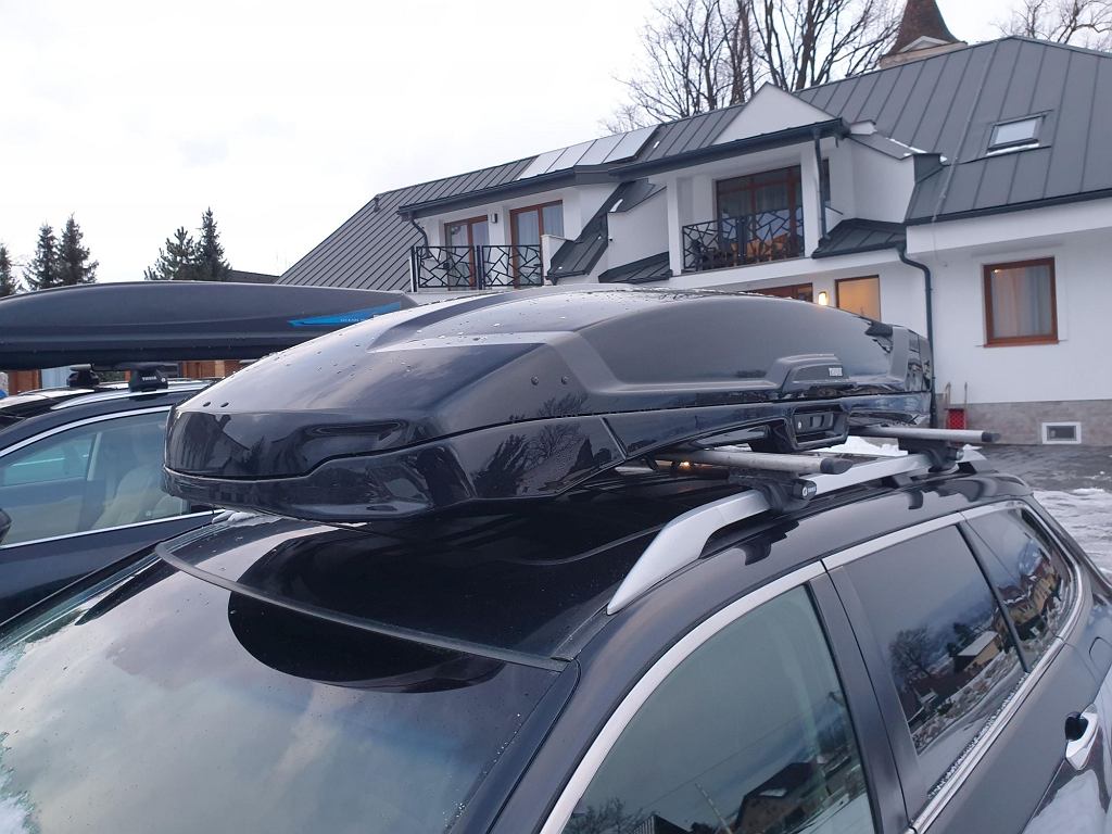 Thule Vector — стоит ли самый дорогой багажник на крыше своих денег?