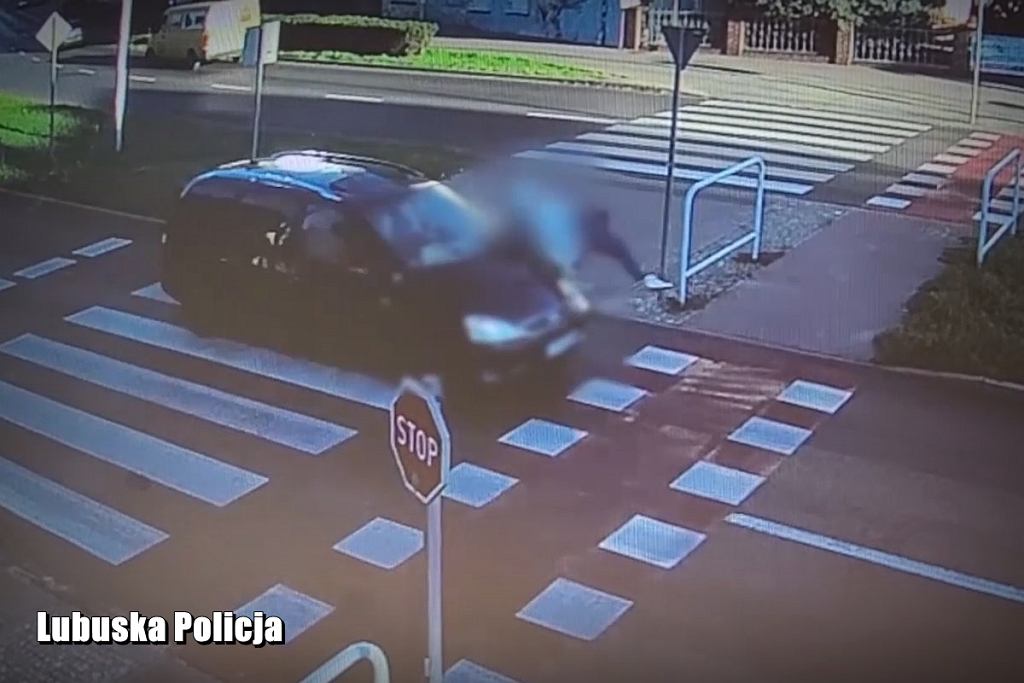 На пешеходном переходе в Зелёной-Гуре жестоко избили женщину.