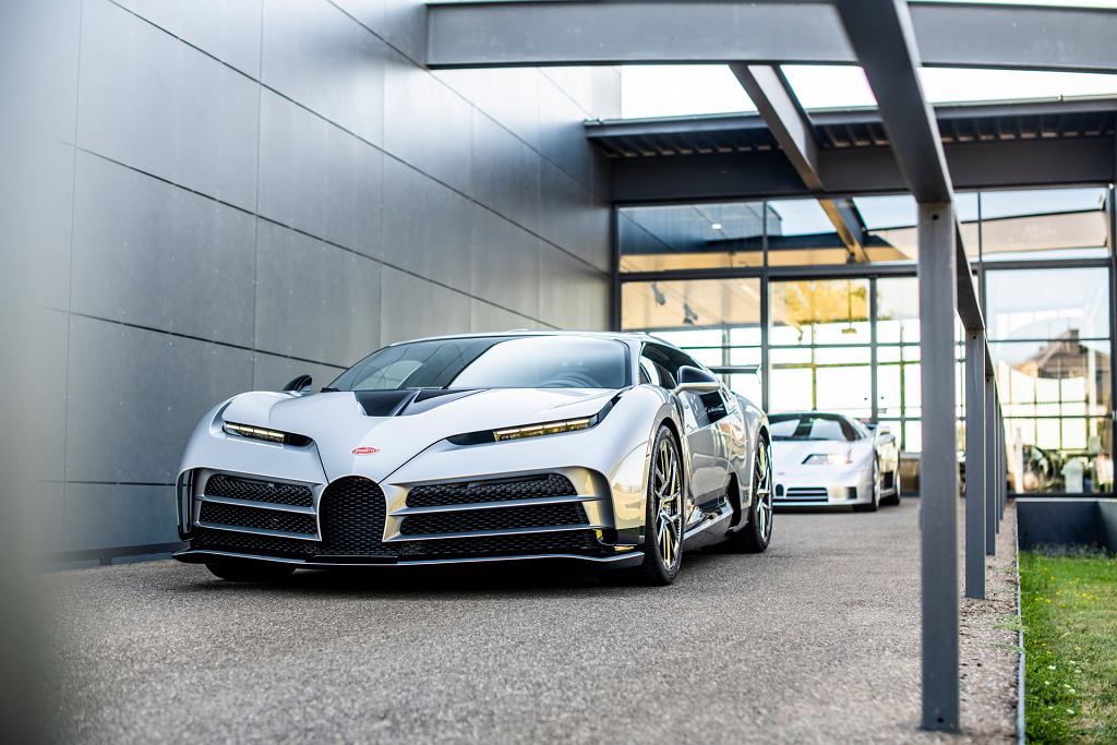 Bugatti Centodieci как модель EB110 Supersport. Серебро самое красивое [ВИДЕО]