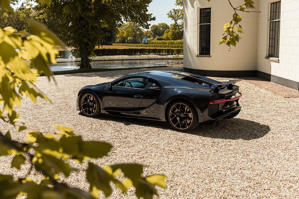 Это конец эпохи. Bugatti поставляет клиентам новейшие модели