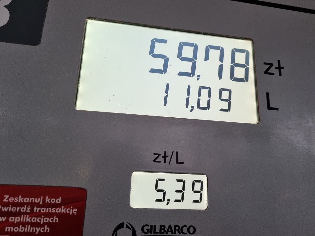 Почему мы платим более 5 злотых за литр? Что входит в стоимость топлива