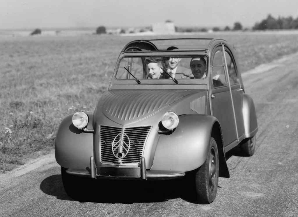 Яйца у тебя на коленях. 31 год назад мы попрощались с Citroen 2CV