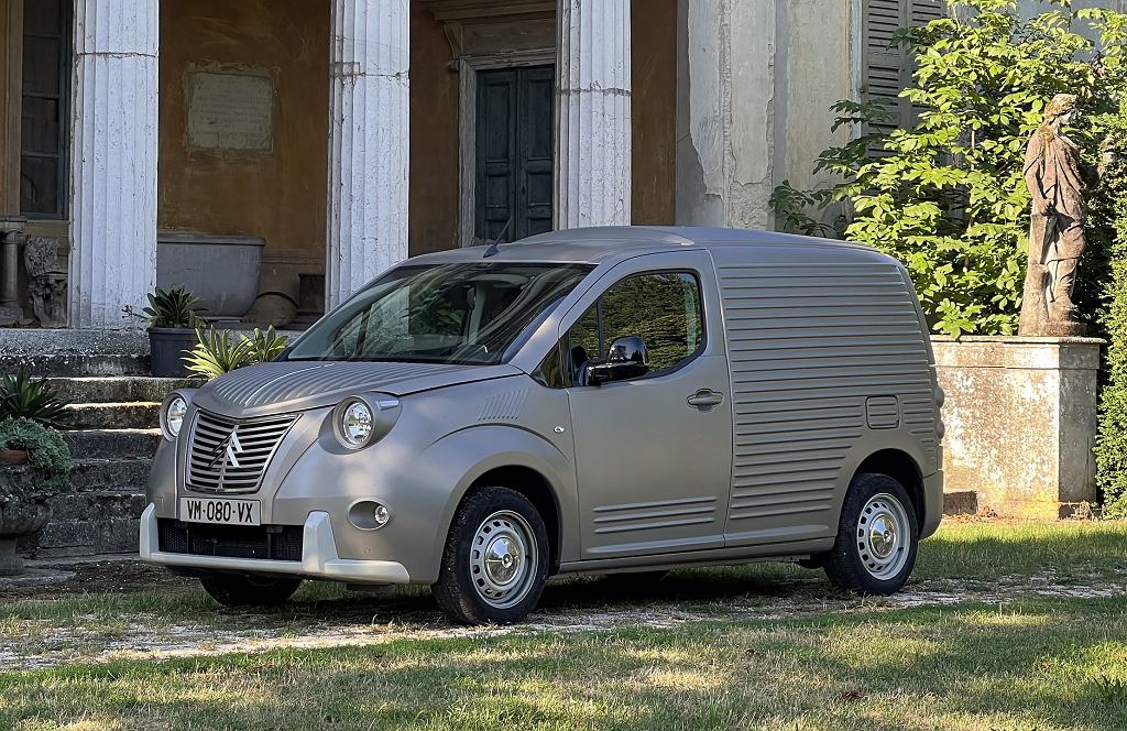 Назад в прошлое, то есть Citroën Berlingo 2CV Fourgonnette.