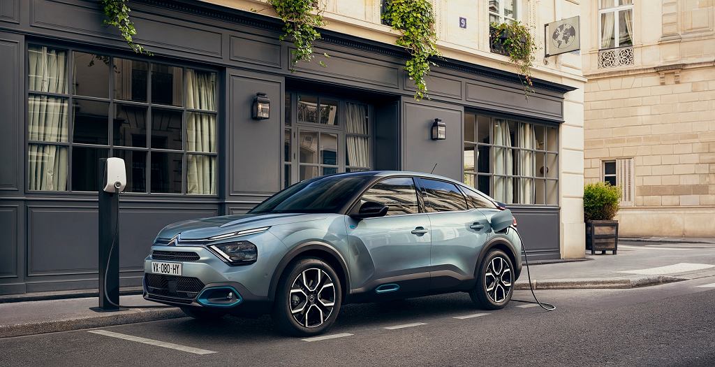 Citroen C4 официально здесь. У нас есть вся информация [ФОТО]