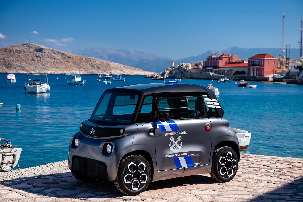 Citroën Ami, самая милая полицейская машина. Citroën электрифицирует греческий остров
