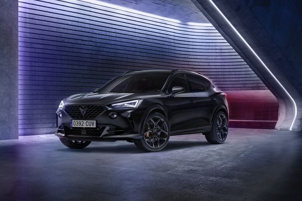 Черный как ночь Cupra Formentor VZ5 BAT приедет в Польшу в 15 экземплярах [ЦЕНА]