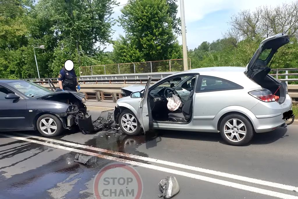Игра в синицу в центре Варшавы. Водитель Seat даже не пытался затормозить