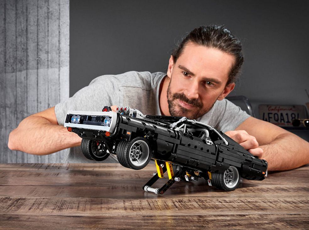 Еще одна автомобильная легенда из кубиков Lego. Dodge Charger для фанатов «Форсажа»
