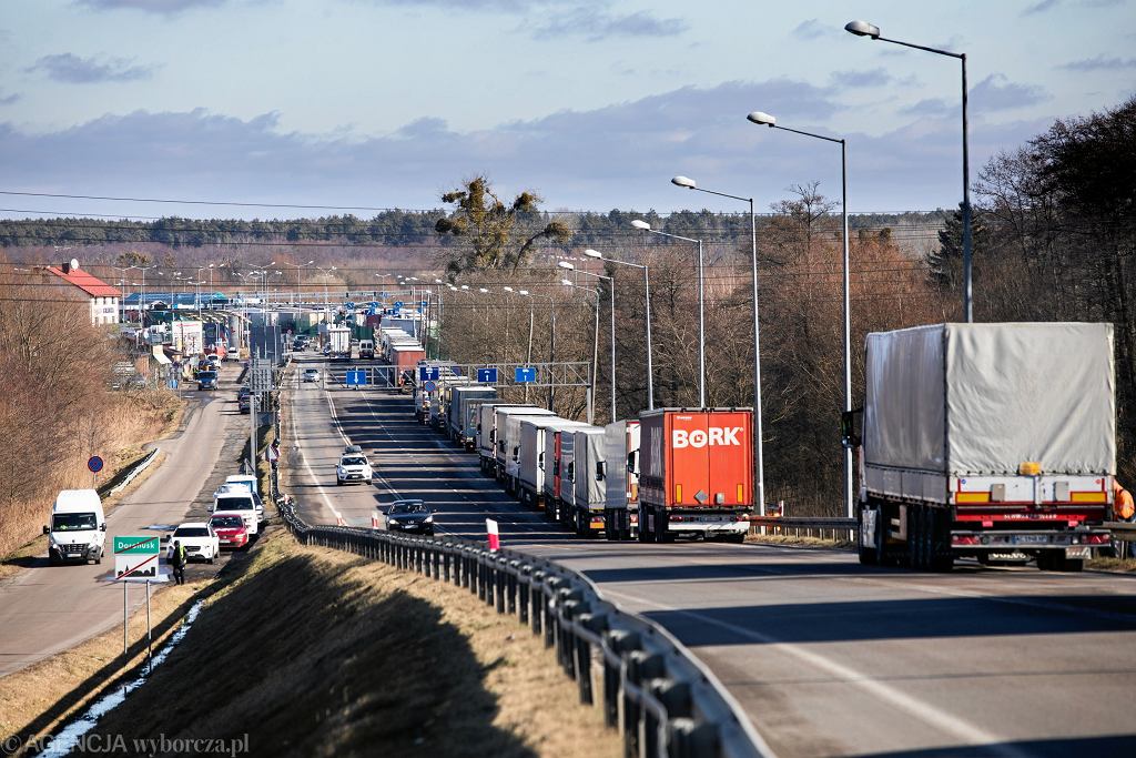Пограничные переходы с Украиной работают в обычном режиме. Польша готова принять беженцев