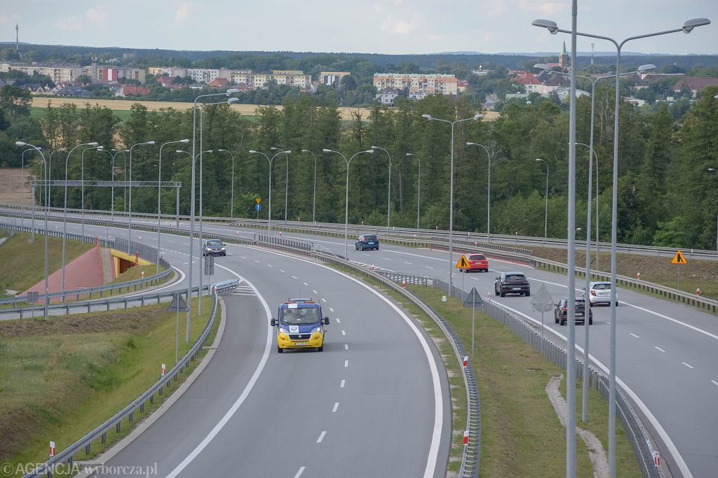 Ссора из-за платы за проезд по скоростным автомагистралям. В правительстве объясняют, что оно имело в виду в КПО