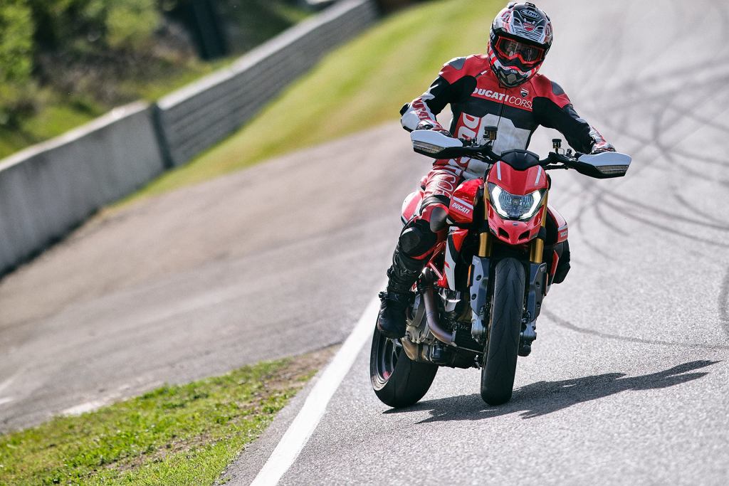 Нормы выбросов также распространяются на мотоциклы. Ducati модифицирует модели Hypermotard