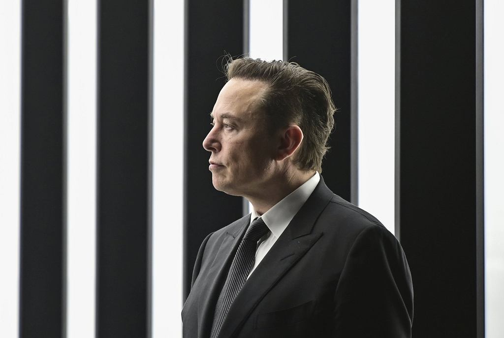 В безумном уме Илона Маска. Босс Tesla заново изобретает автомобили и спасает мир