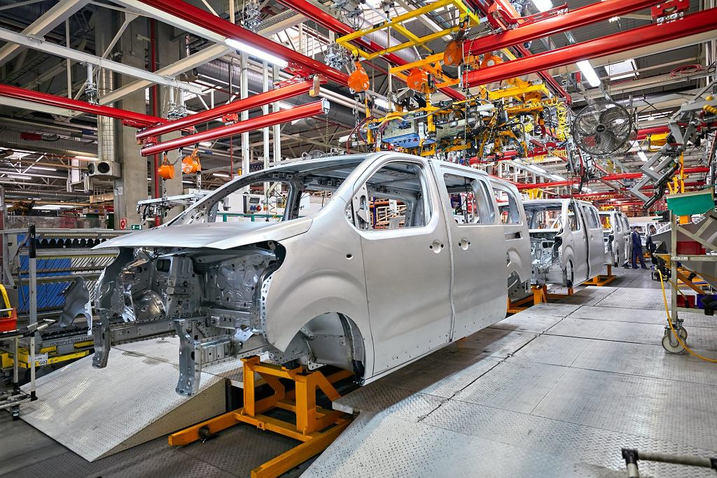 Кто производит автомобили в России? Санкции ударят по нескольким гигантам отрасли