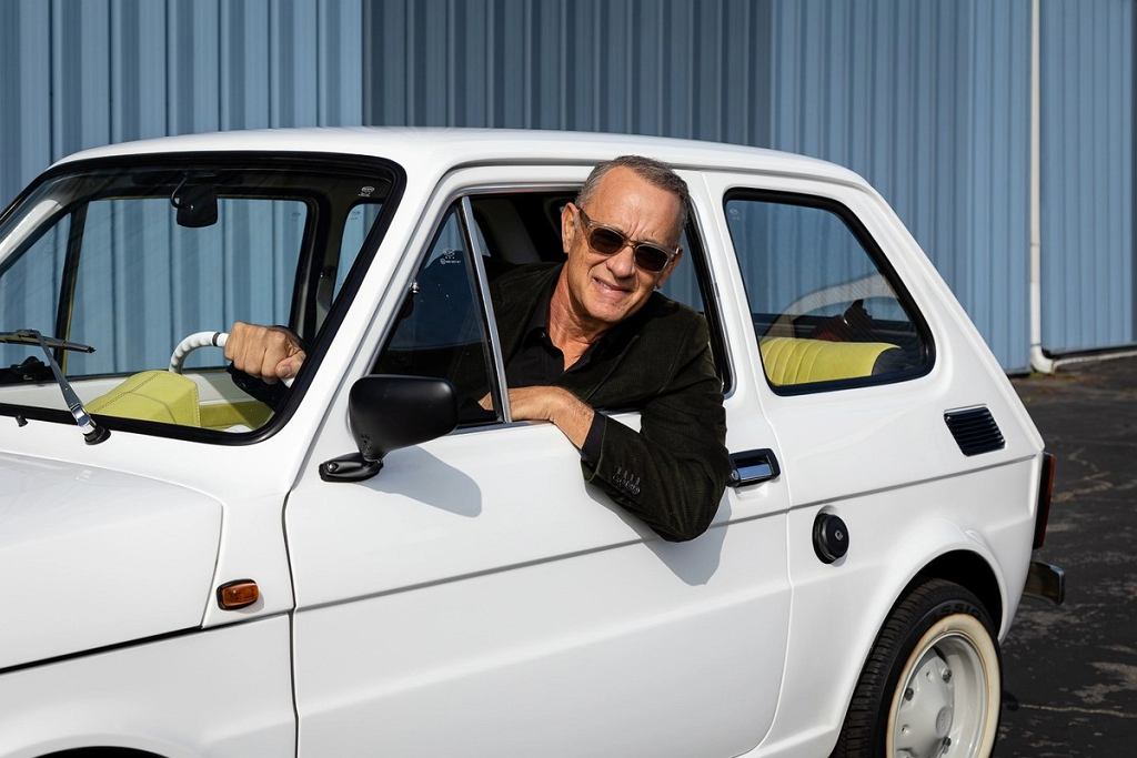 Fiat 126p Тома Хэнкса продан почти за 370 000 злотых. злотый. Самый дорогой ребенок на свете