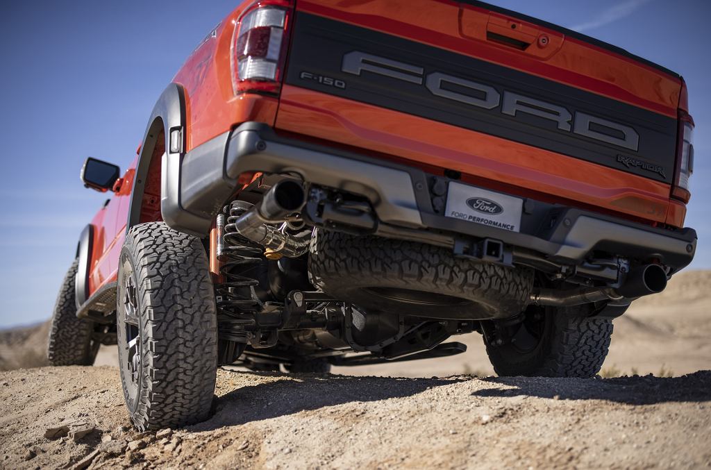 Новый Ford F-150 Raptor представлен официально. «Раптор останется Раптором». Выбор V6 или V8