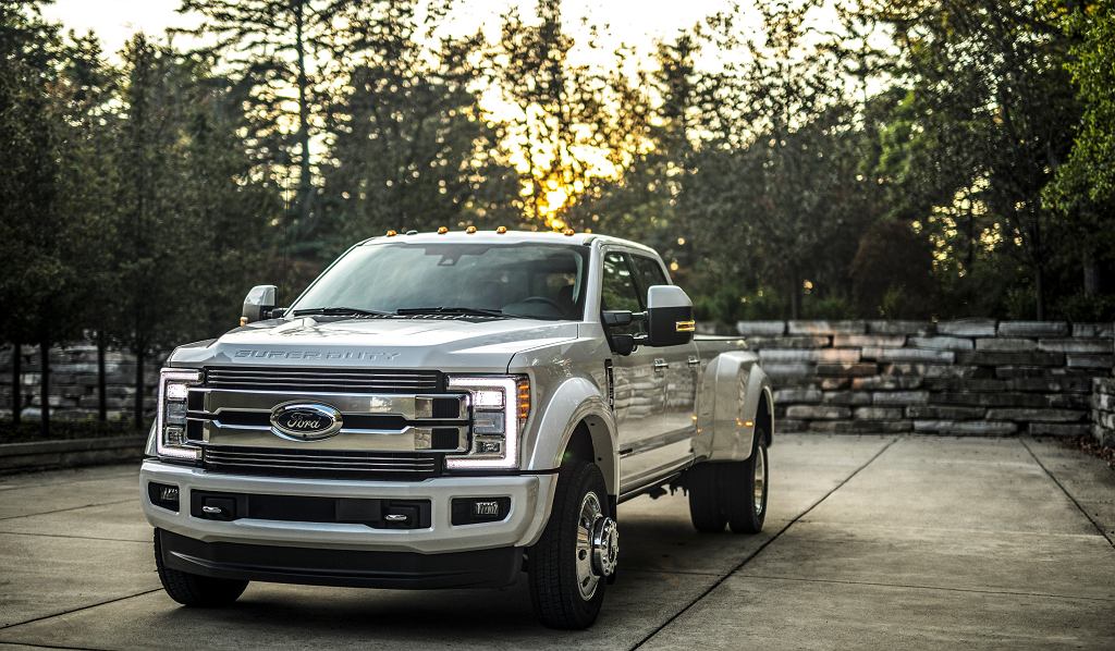 Ford F-450 Limited – самый роскошный пикап в мире.