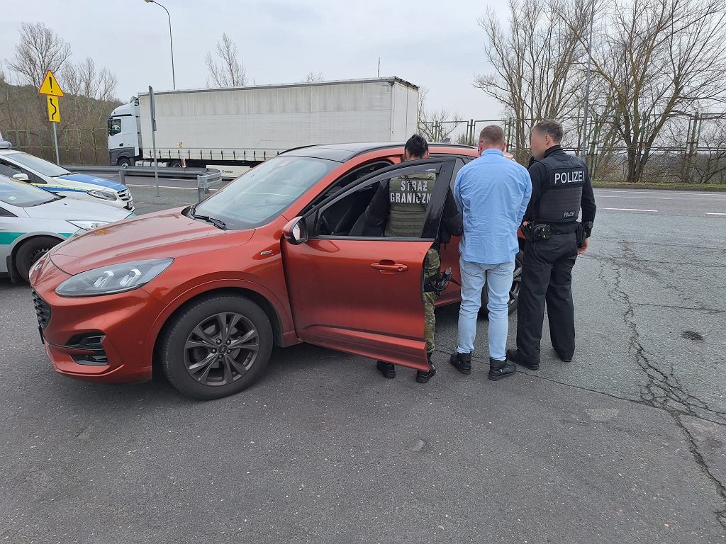 Украденный автомобиль был обнаружен в тот же день. Факты быстро выявились