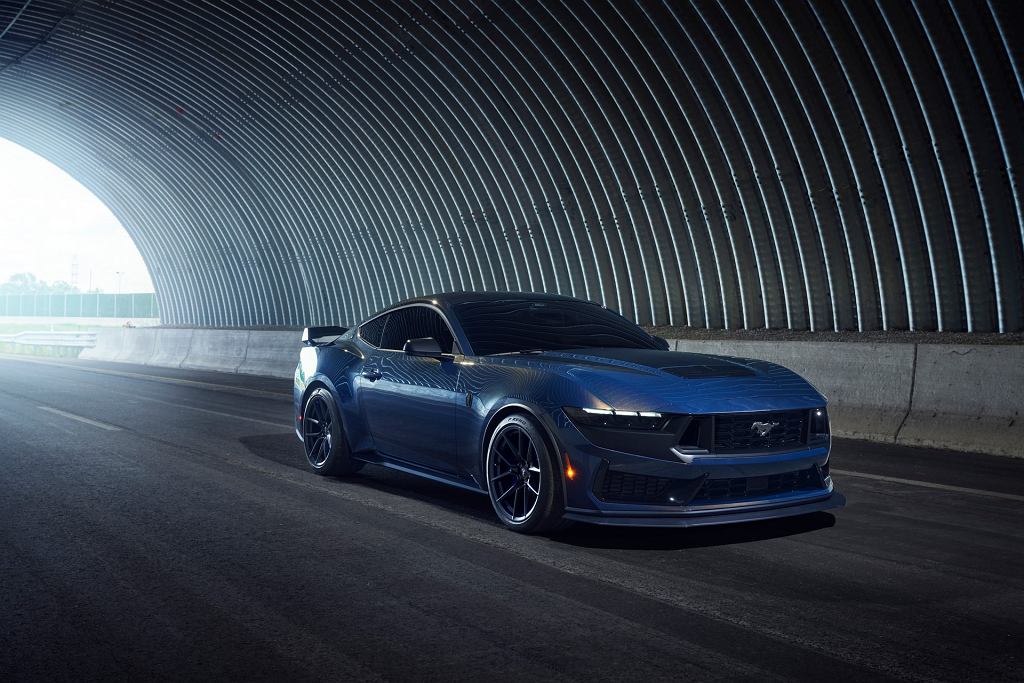 Темная лошадка выходит на трассу. Новый Ford Mustang эффективен как никогда