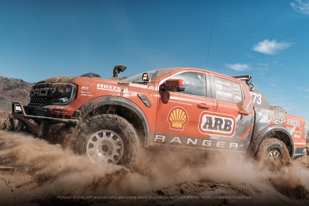 Новый Ranger Raptor готов к езде по бездорожью. Он примет участие в Baja 1000.