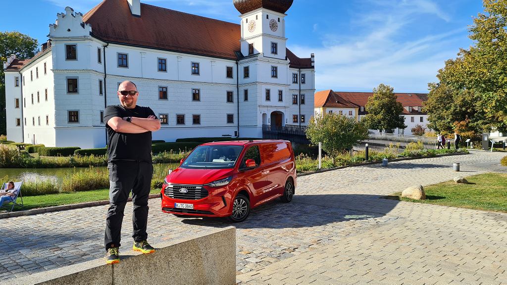 Мужчина за работой, или Как водить коммерческий автомобиль. Ford Tourneo Custom и Transit Custom — первая поездка