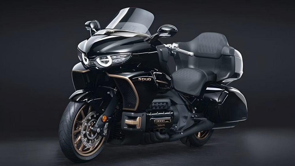 GWM Souo S2000GL — китайский Gold Wing с восьмицилиндровым двигателем.