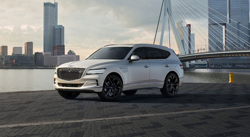 Американцы получат топовую версию Genesis GV80. Имеет четыре пятна и матовый цвет.